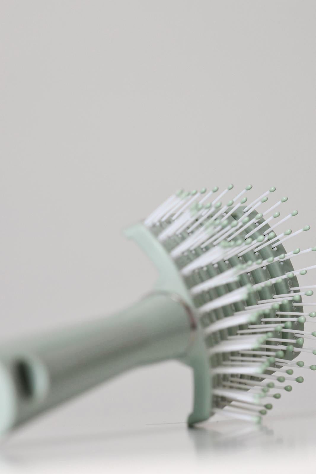 BROSSES À CHEVEUX -  BY SOINSATHOME